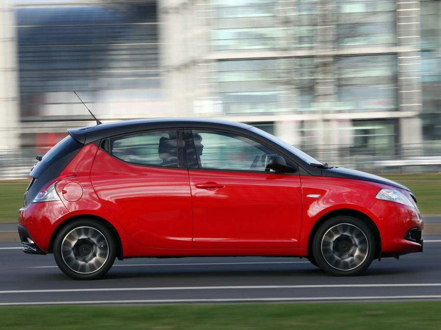  Lancia Ypsilon S by MomoDesign 2013 года  (фото 29 из 37)